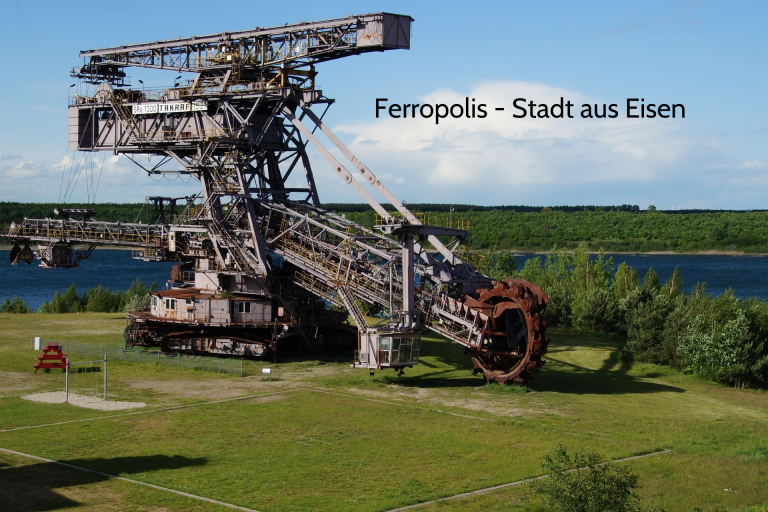 eine Sehenswürdigkeit in Gräfenheinichen ist der stillgelegte Braunkohletagebau Ferropolis - dort finden auch Festivals und Konzerte statt